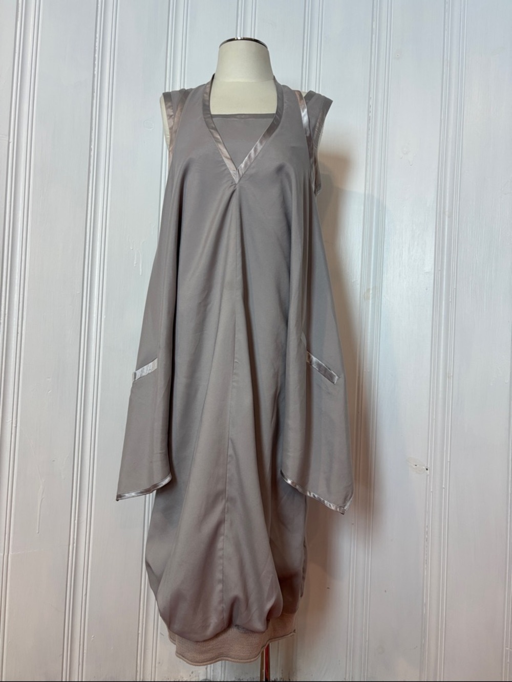 LAUREN VIDAL Designer Light Gray Layered Balloon Hem Dress - Size S